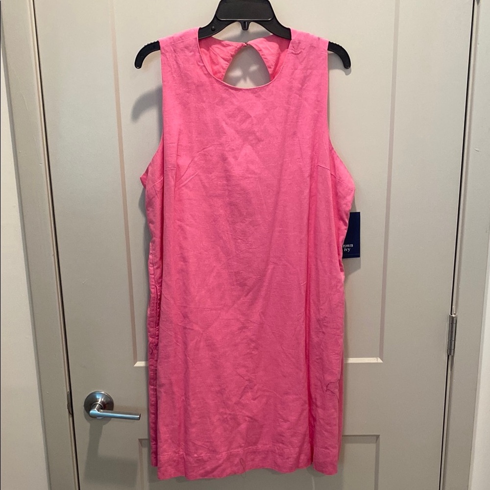 NWT Linen Crown & Ivy shift dress